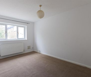 1 bedroom semi-detached house to rent - Photo 5