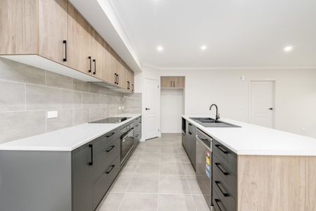 Stunning Brand New 3 Bedroom Home in Kialla! - Photo 5