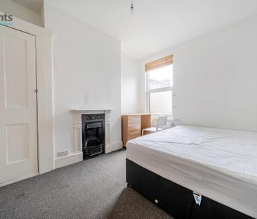 4 bedroom terraced house to rent - Photo 1