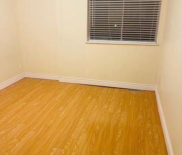 For Lease - 3025 The Credit Woodlands Road Unit# 330, Mississauga, ... - Photo 1