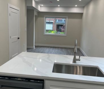 For Lease - 346 Ashland Avenue Unit# FRONT UNIT, London East, Ontario - Photo 1