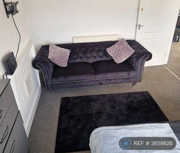 1 bedroom in a flat share to rent - Photo 1
