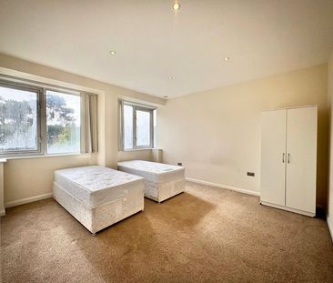 High Street, Camberley, Surrey, GU15 - Photo 2