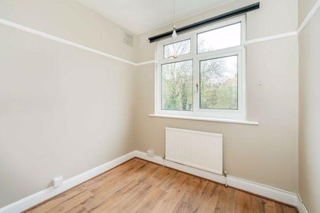 4 bedroom detached house to rent - Photo 4