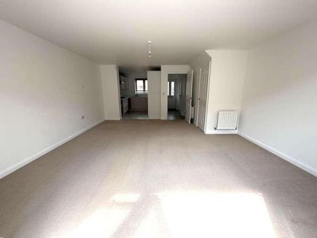 Logan Place, Kidderminster, DY11 - Photo 5