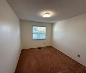 For Lease - 85 Sandyhook Square, Toronto, Ontario - Photo 6