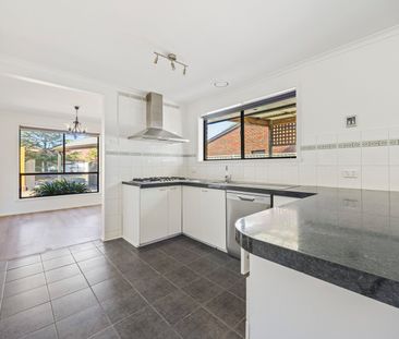 FRESHLY UPDATED 4 BEDROOM FAMILY HOME - Photo 5