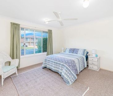 LARGE TWO BEDROOM DUPLEX - Photo 3