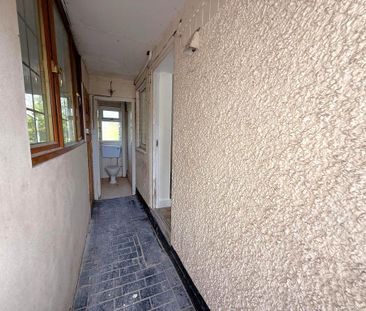 4 bedroom semi-detached house to rent - Photo 2