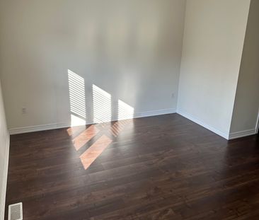 For Lease - 206 Fruitvale Circle, Brampton, Ontario - Photo 3