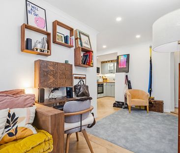 Room in a Shared Flat, London, W9 - Photo 3