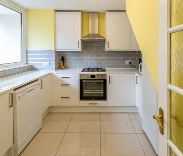 3 bedroom ground floor maisonette to rent - Photo 1