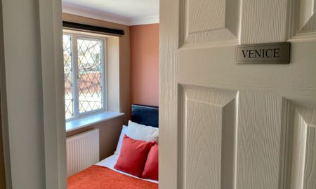 Pinefields Close - Photo 5