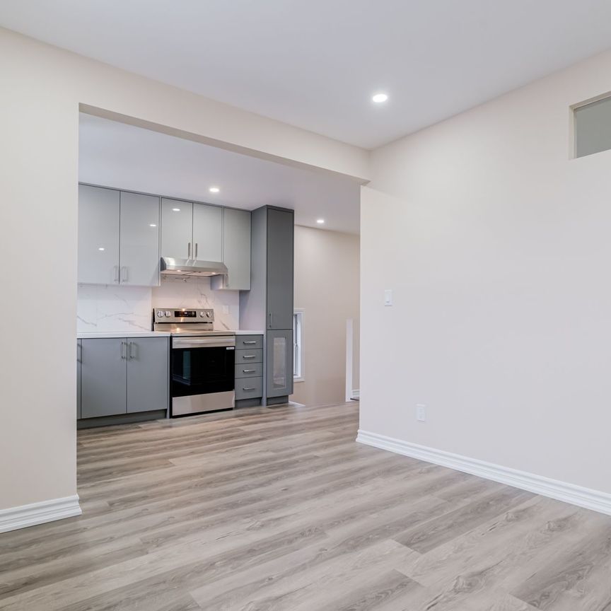 For Lease - 384 Oakwood Avenue Unit# 2nd, Toronto, Ontario - Photo 1