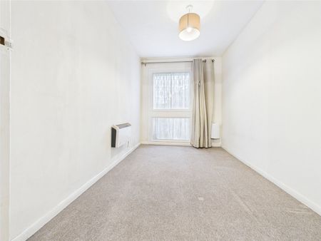 Oakley Close, Isleworth, TW7 - Photo 4