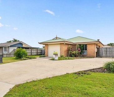 Spacious 3 Bedroom Home 2 Bathroom, 3 Car - Photo 4