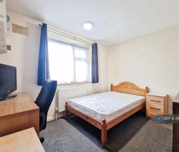 4 bedroom terraced house to rent - Photo 3