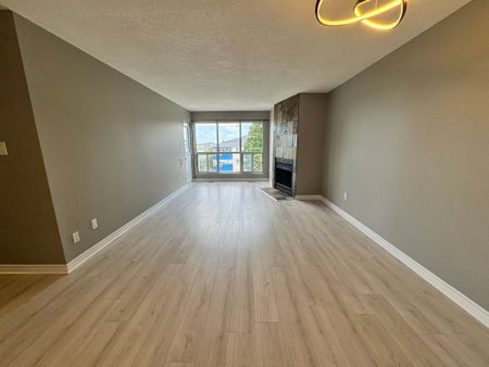 For Lease - 126 Bell Farm Road Unit# 414, Barrie, Ontario - Photo 4