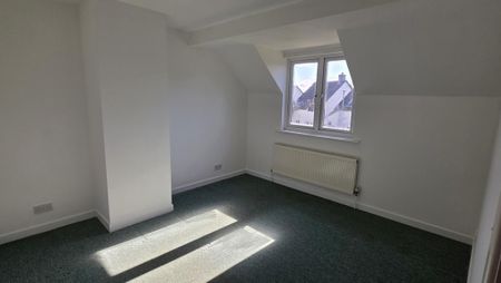 3 bedroom detached house to rent - Photo 2