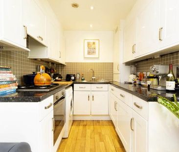 Spacious modern 1 bedroom property in a beautiful conversion in Hac... - Photo 5