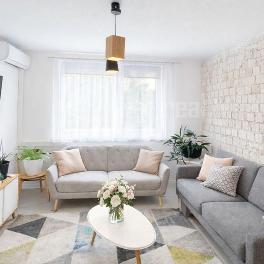 DIRECTREAL|Prenájom exkluzívneho bytu v centre mesta Šaľa - okamžite voľný - Photo 1