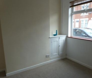 Burder Street - Photo 2