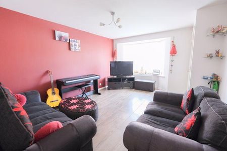 4 bedroom detached house to rent - Photo 3