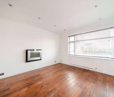 Barnfield, New Malden, KT3 - Photo 2