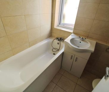 2 bedroom semi-detached house to rent - Photo 6