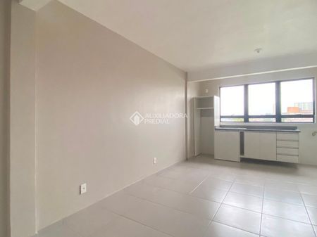 Apartamento com 1 quarto e 28m² para alugar em Fátima, Canoas. - Photo 5
