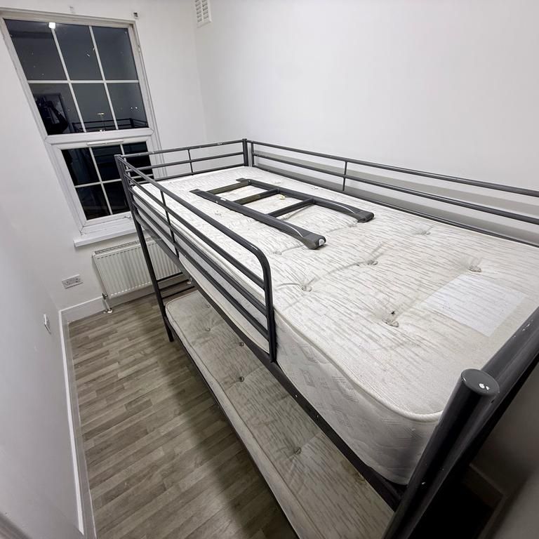 3 bedroom flat to rent - Photo 1