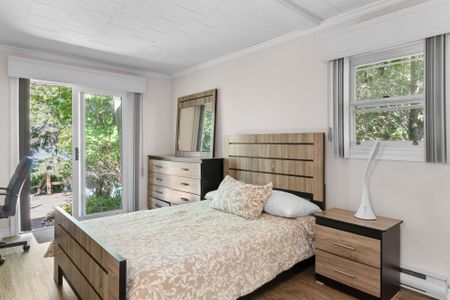 For Lease - 242 Francis Street, Kawartha Lakes, Ontario - Photo 2