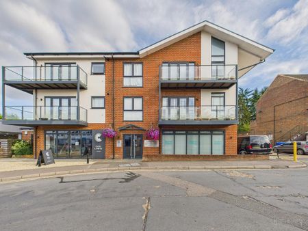 2 bedroom flat to rent - Photo 2