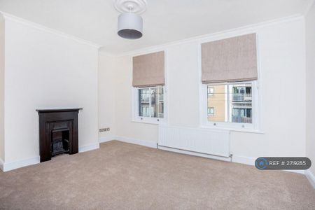 3 bedroom end of terrace house to rent - Photo 3