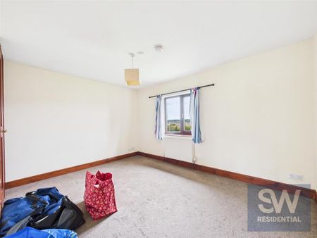 4 bedroom detached house to rent - Photo 4