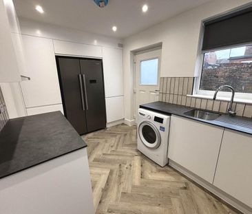 1 bedroom in a house share to rent - Photo 6