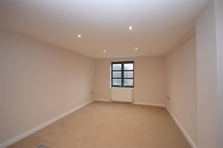 2 bedroom apartment - Photo 3