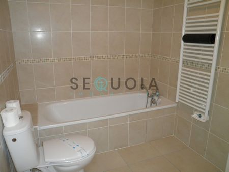 Location Appartement 2 pièces 47m² ANTIBES 06600 - Photo 4