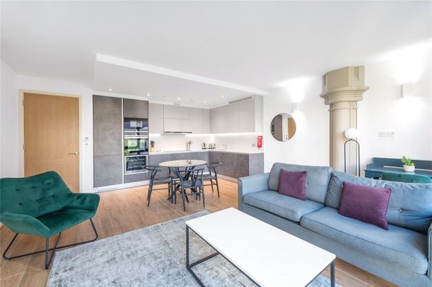 St. Georges Apartments, Brentford, TW8 flat to rent - Photo 1