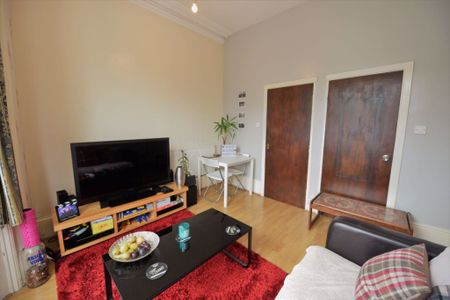 2 bedroom Flat in Kensington Terrace, Leeds - Photo 2
