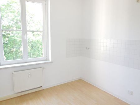 schöne 3-Raum-Wohnung in ruhiger aber dennoch sehr zentraler Lage - Foto 2