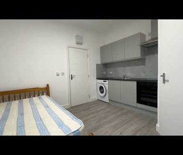 Studio Flat, Finchley Road, NW11 - Photo 3