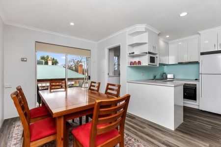 Fully Furnished with Fantastic views overlooking the race course! - Photo 2