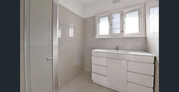 Comfortable Living in a Quiet Court Location - Photo 1