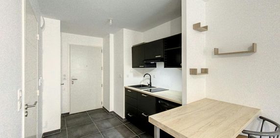 Lyon 3ème : Lumineux studio avec cuisine aménagée - Photo 2