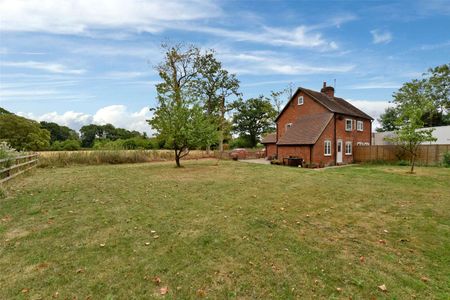 A charming cottage in peaceful rural location. - Photo 2