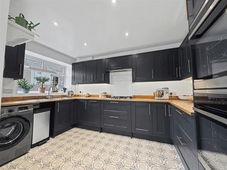 Elm View, Midsomer Norton, Radstock - Photo 2