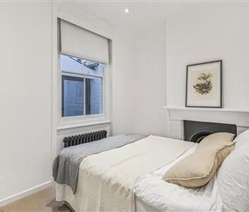 Warriner Gardens, SW11 - Photo 1