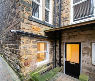 1 bedroom Flat To Let - Photo 2