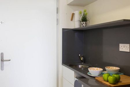 Studio to rent - Photo 5
